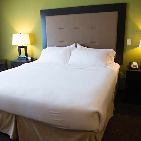 Holiday Inn Express & Suites Northwood By Ihg Silver Lake Luaran gambar