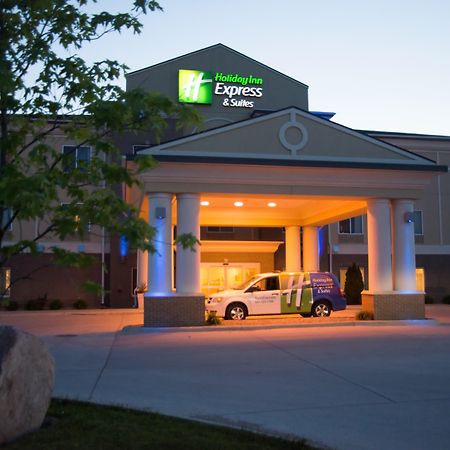 Holiday Inn Express & Suites Northwood By Ihg Silver Lake Luaran gambar