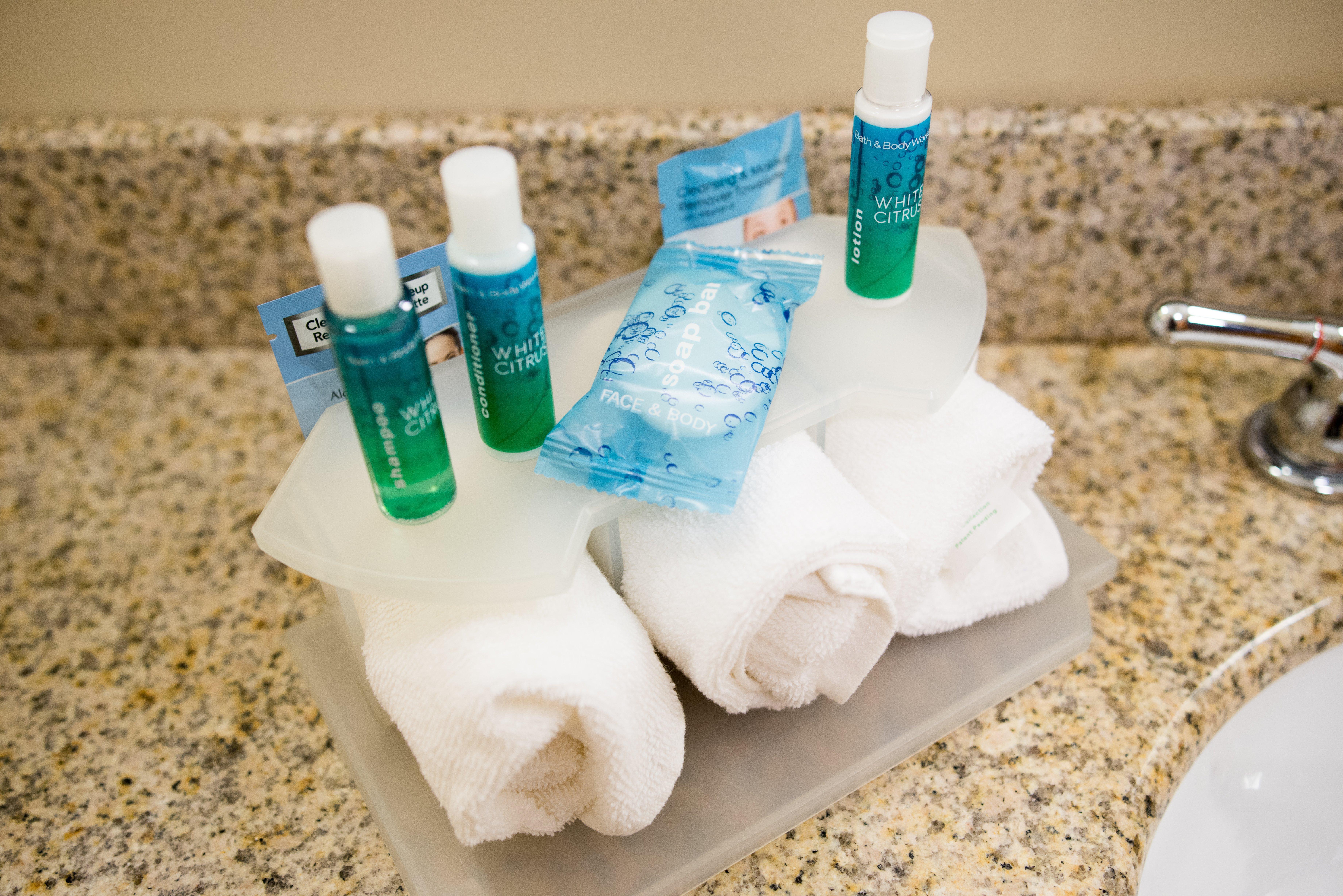 Holiday Inn Express & Suites Northwood By Ihg Silver Lake Luaran gambar