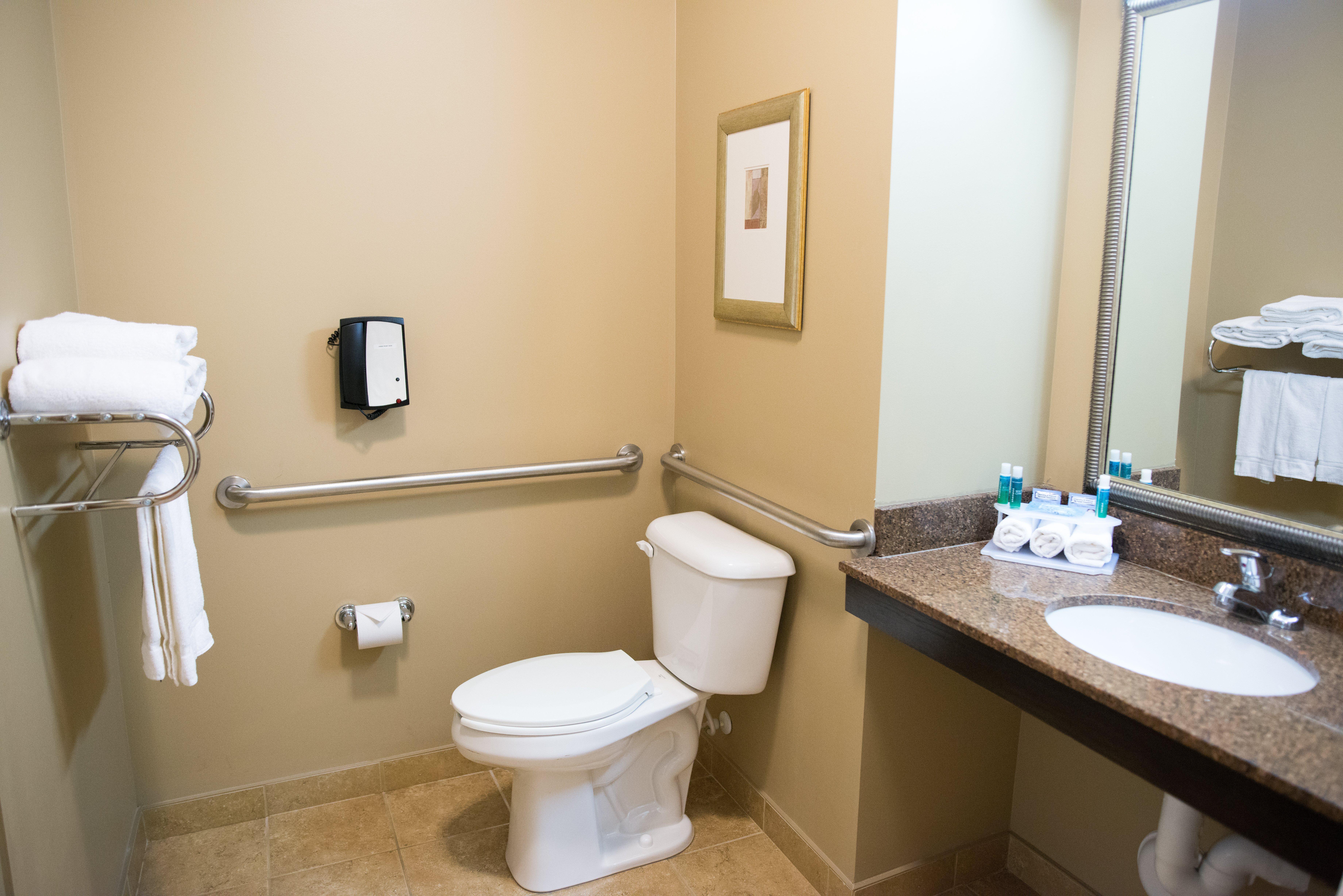 Holiday Inn Express & Suites Northwood By Ihg Silver Lake Luaran gambar