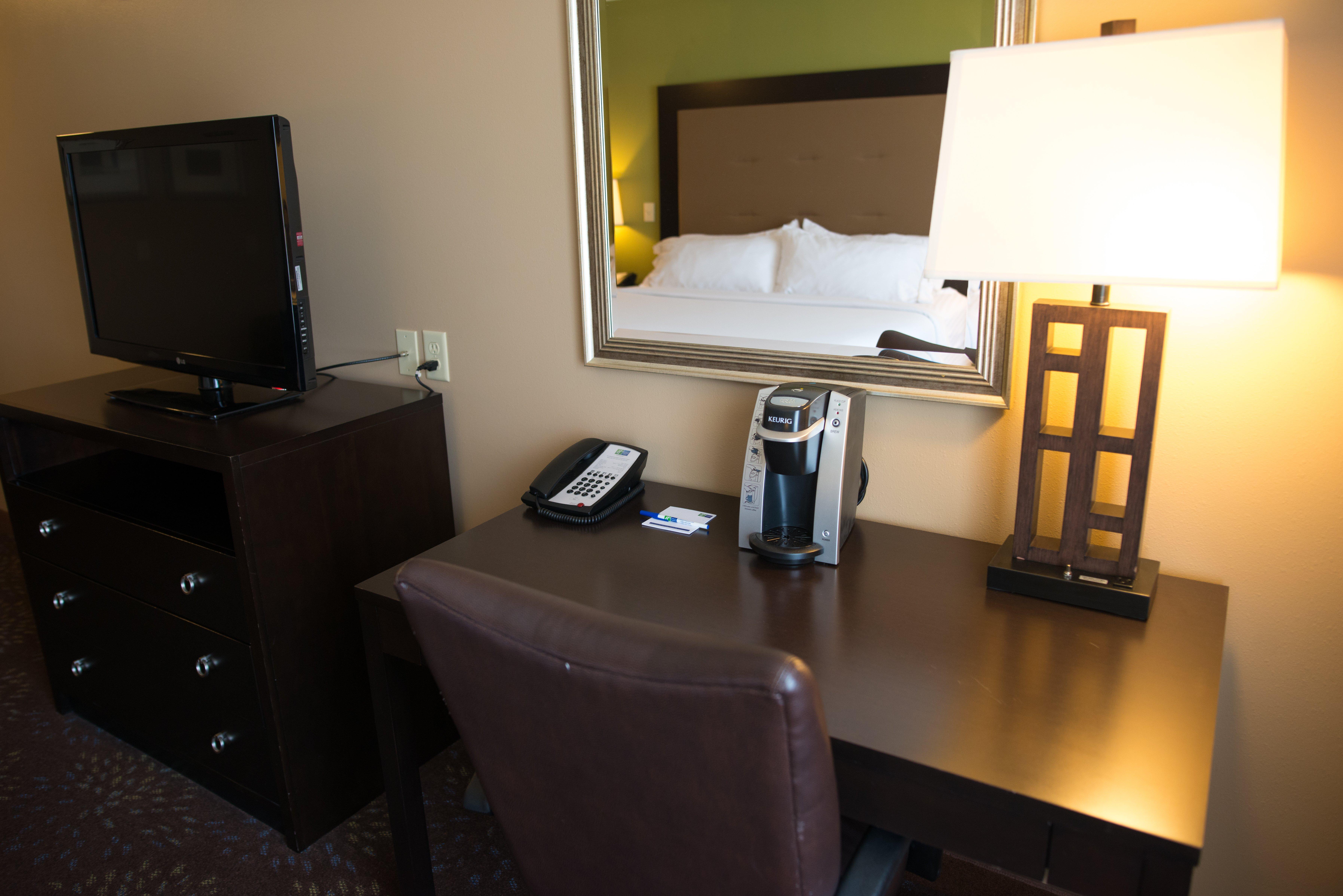 Holiday Inn Express & Suites Northwood By Ihg Silver Lake Luaran gambar