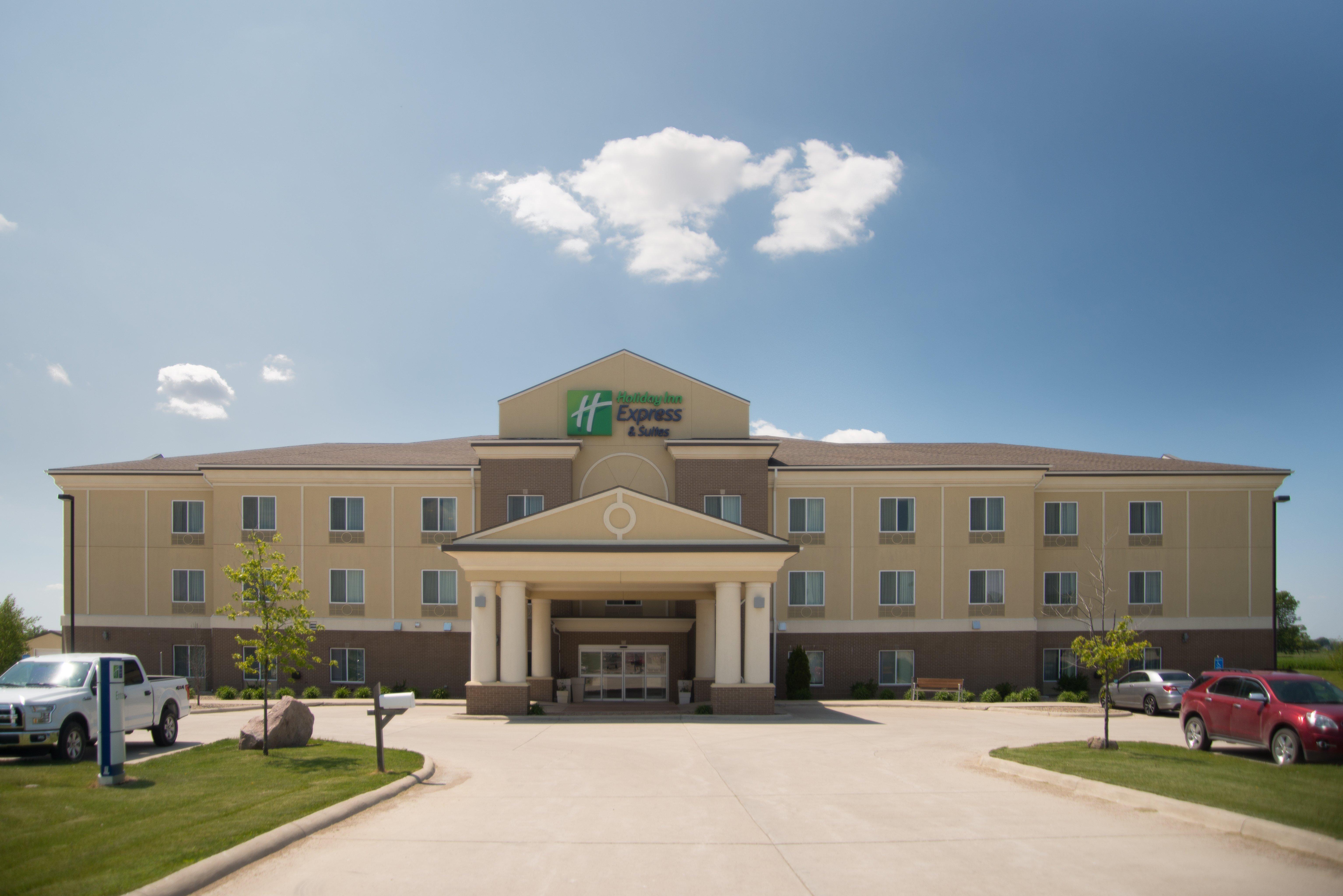 Holiday Inn Express & Suites Northwood By Ihg Silver Lake Luaran gambar