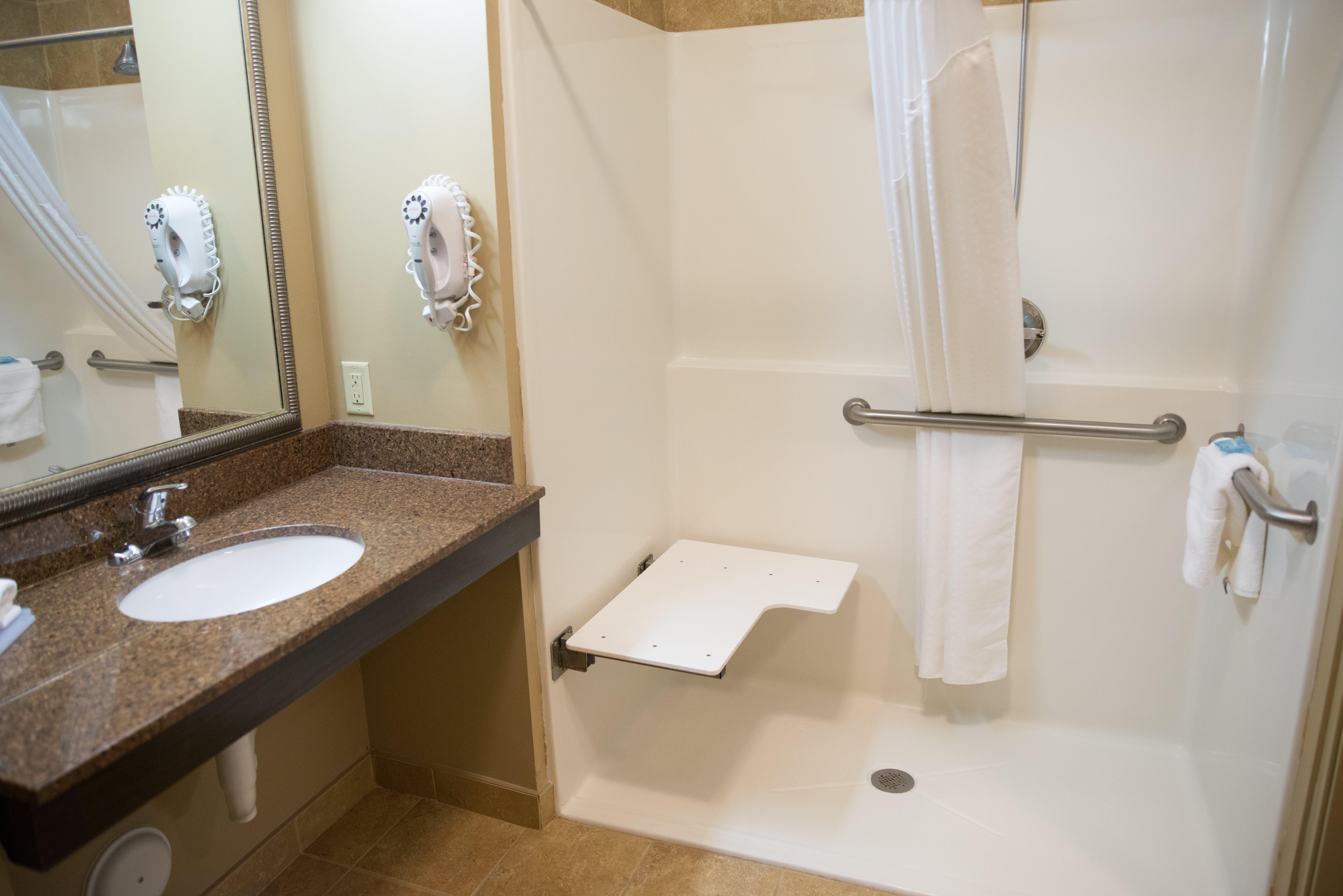 Holiday Inn Express & Suites Northwood By Ihg Silver Lake Luaran gambar