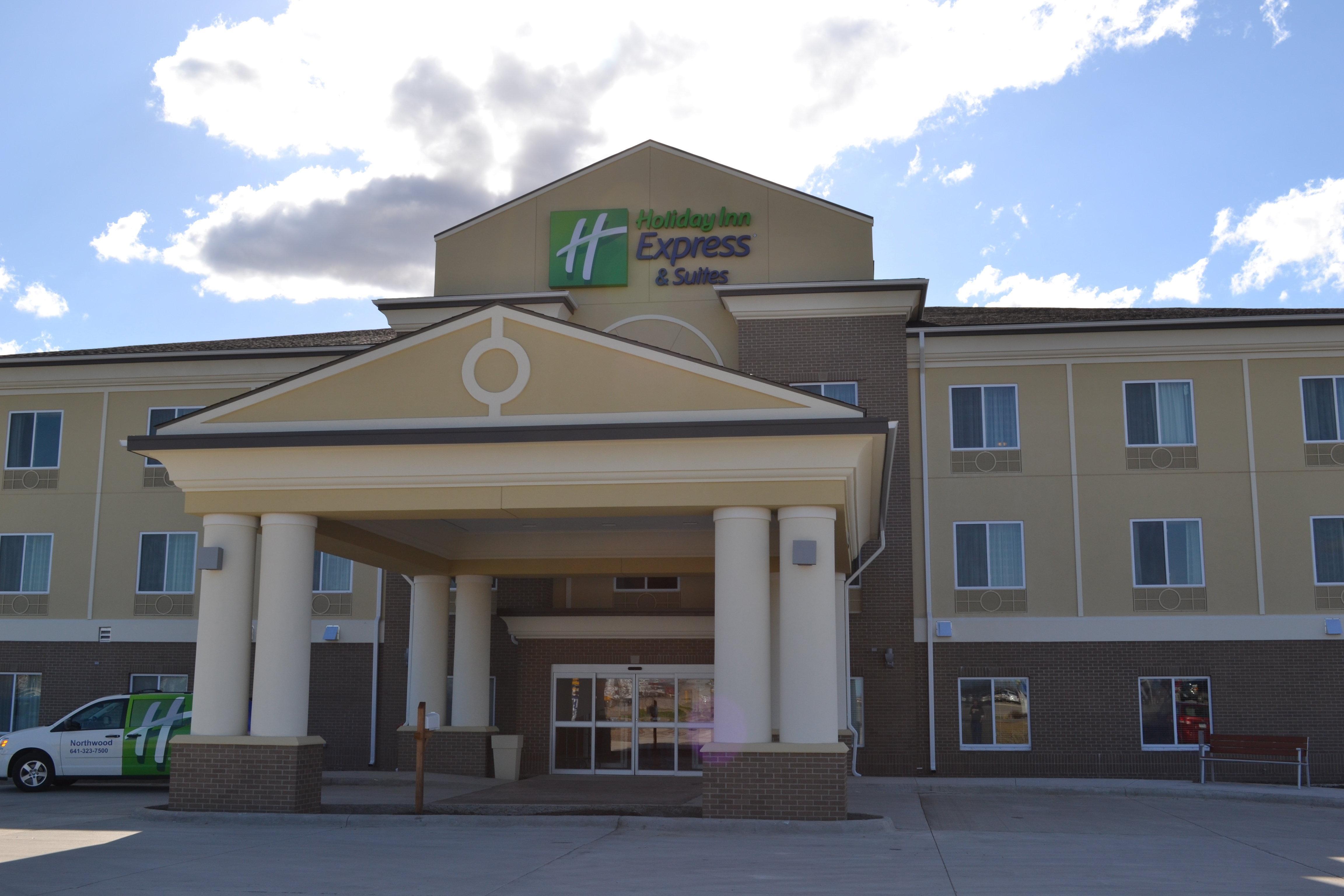 Holiday Inn Express & Suites Northwood By Ihg Silver Lake Luaran gambar