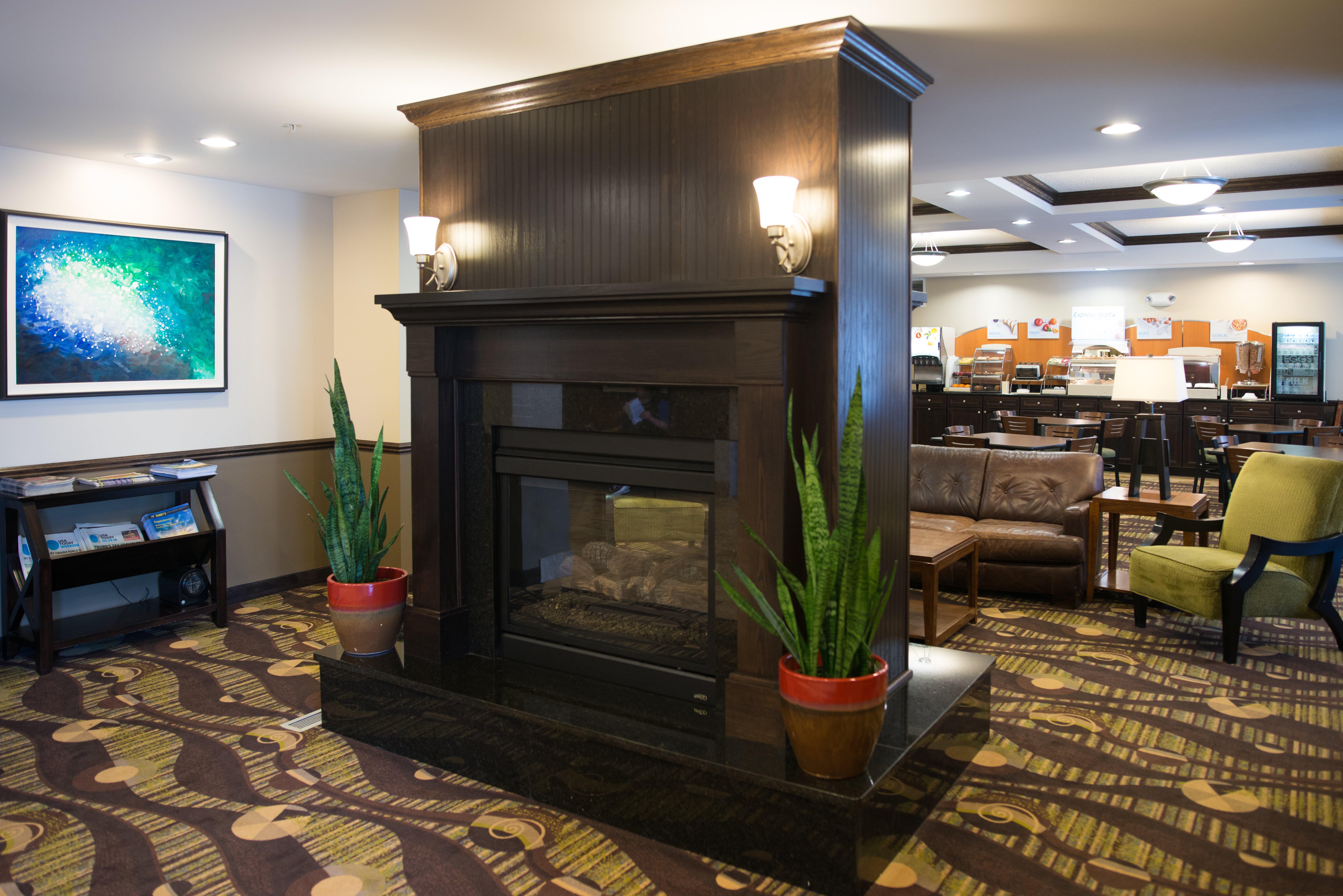 Holiday Inn Express & Suites Northwood By Ihg Silver Lake Luaran gambar
