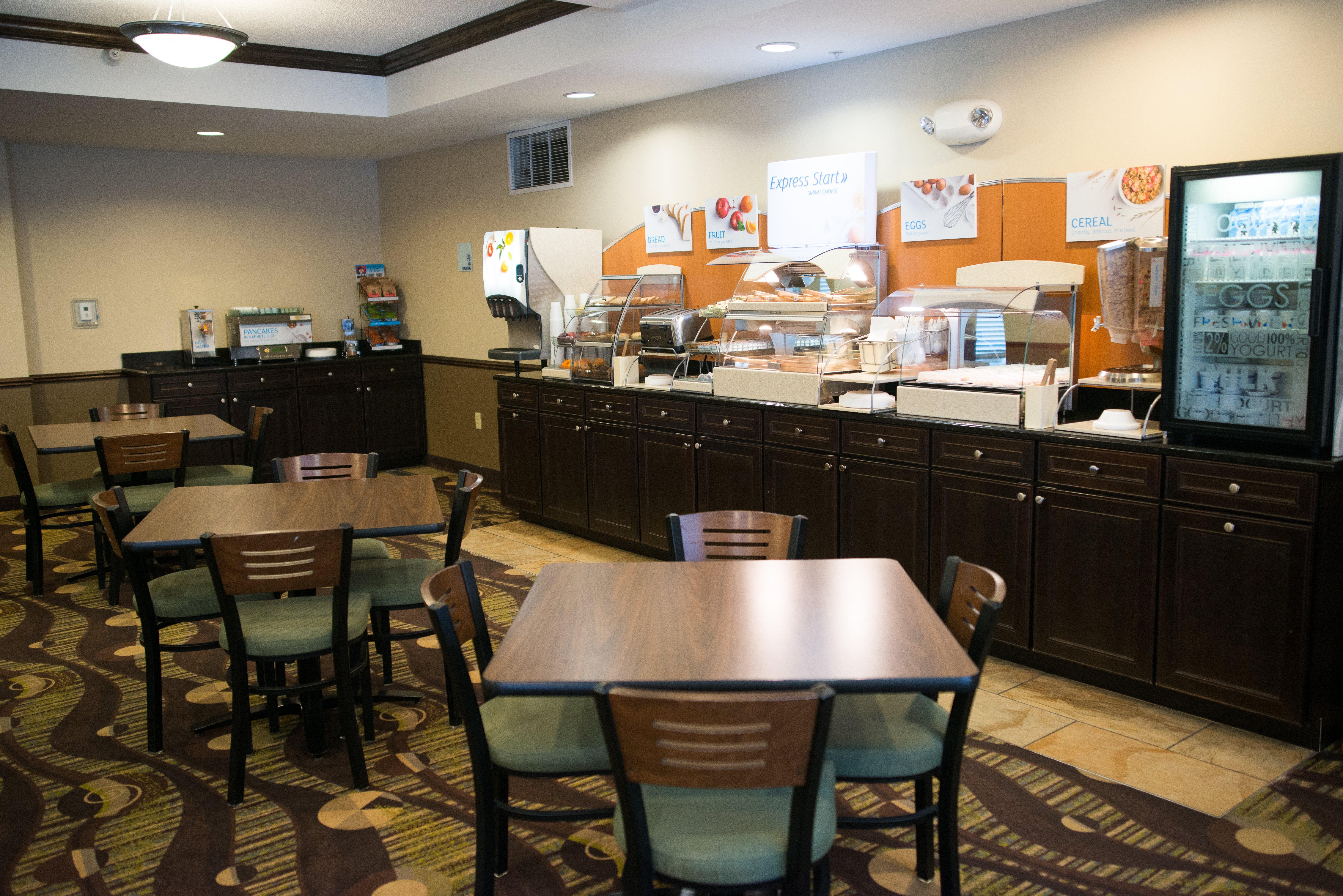 Holiday Inn Express & Suites Northwood By Ihg Silver Lake Luaran gambar