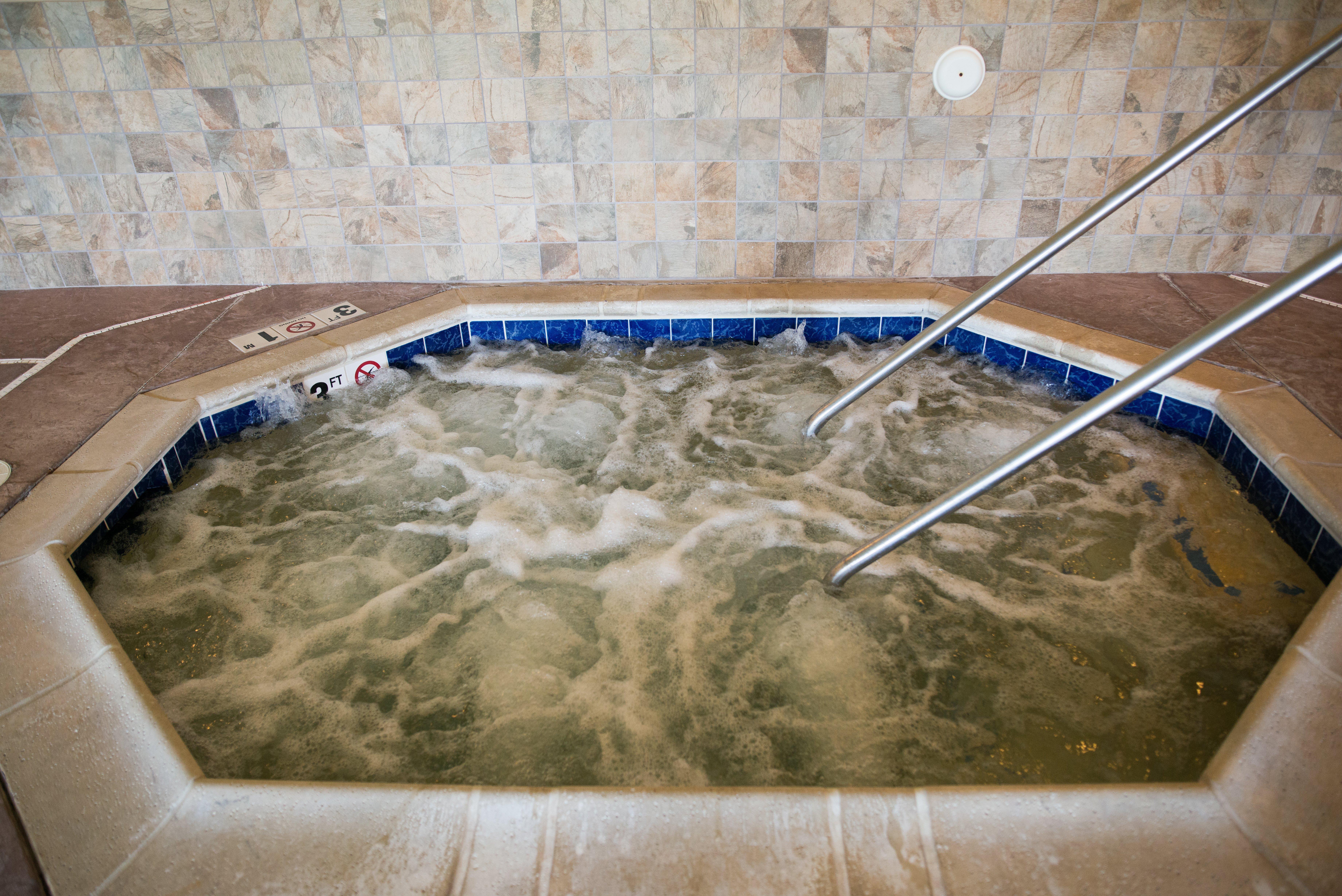 Holiday Inn Express & Suites Northwood By Ihg Silver Lake Luaran gambar