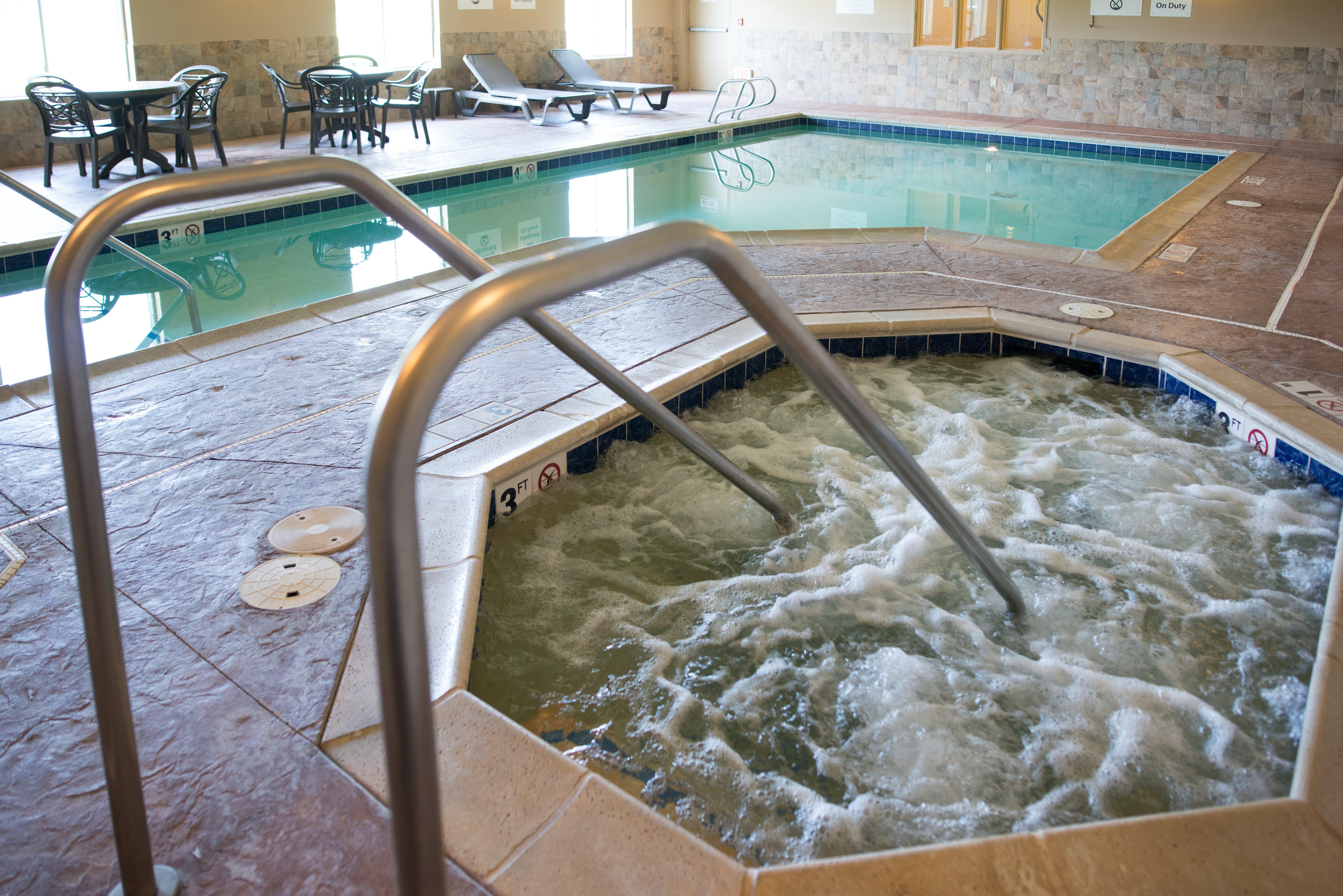Holiday Inn Express & Suites Northwood By Ihg Silver Lake Luaran gambar