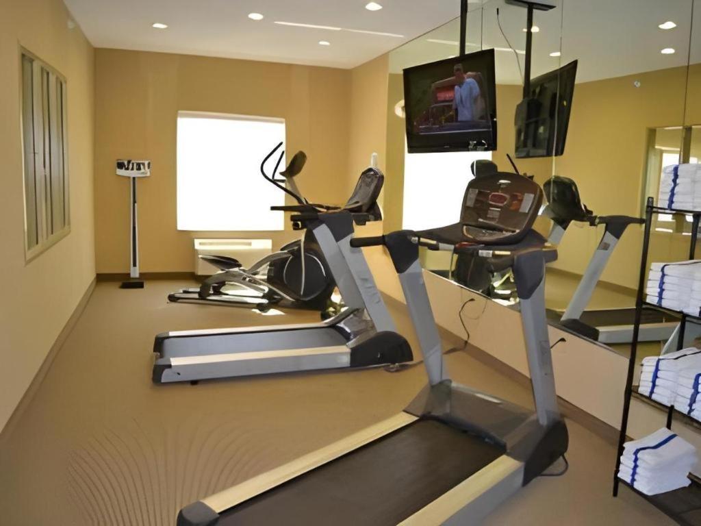 Holiday Inn Express & Suites Northwood By Ihg Silver Lake Luaran gambar