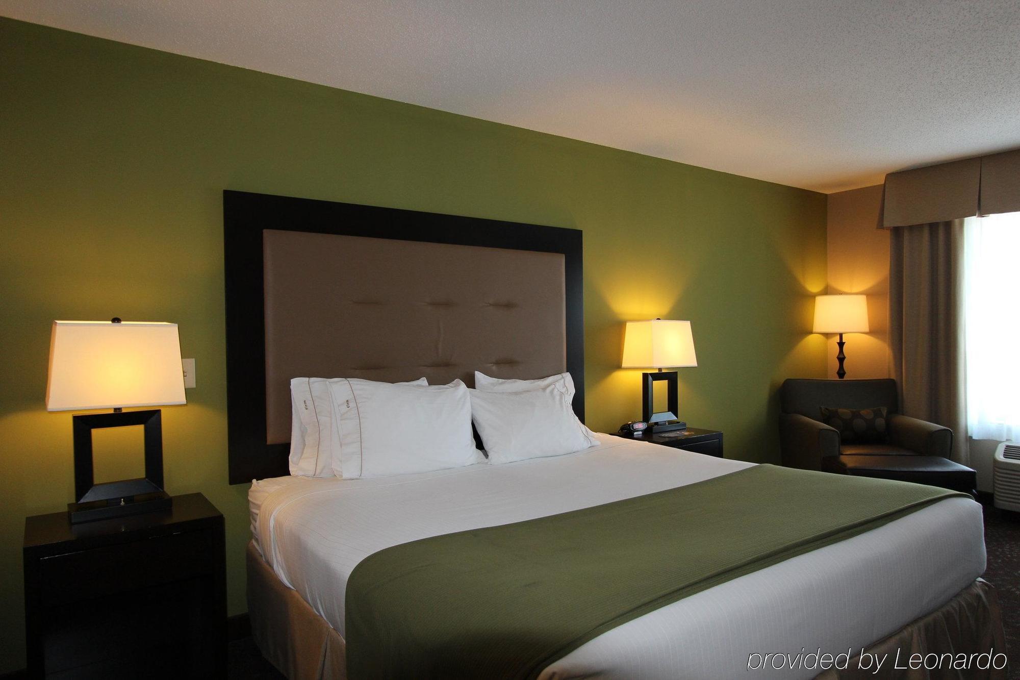 Holiday Inn Express & Suites Northwood By Ihg Silver Lake Luaran gambar