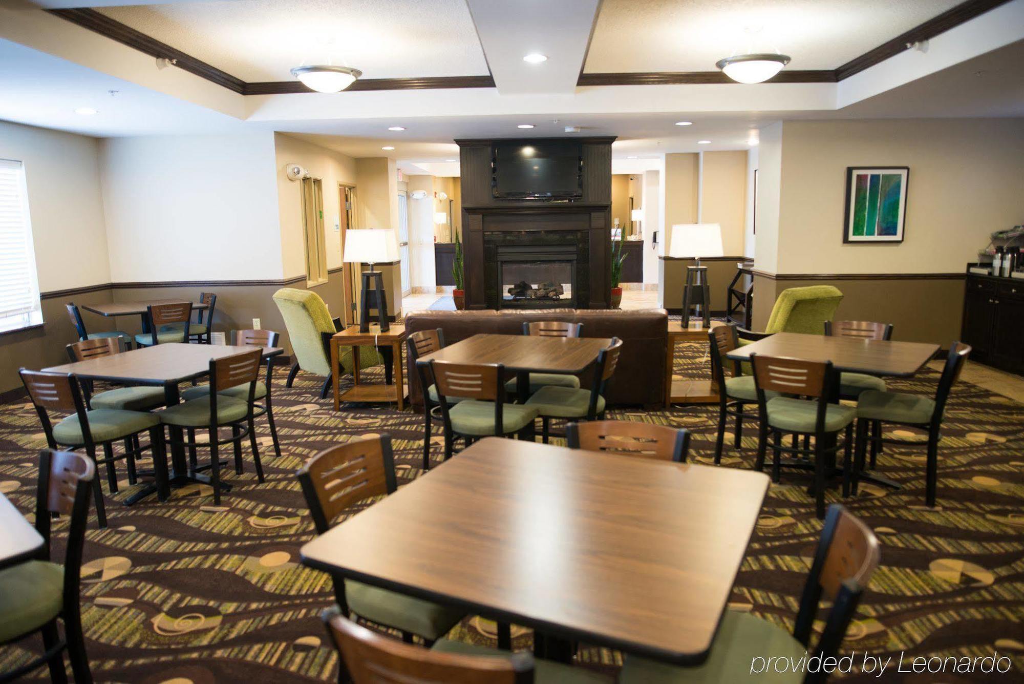 Holiday Inn Express & Suites Northwood By Ihg Silver Lake Luaran gambar