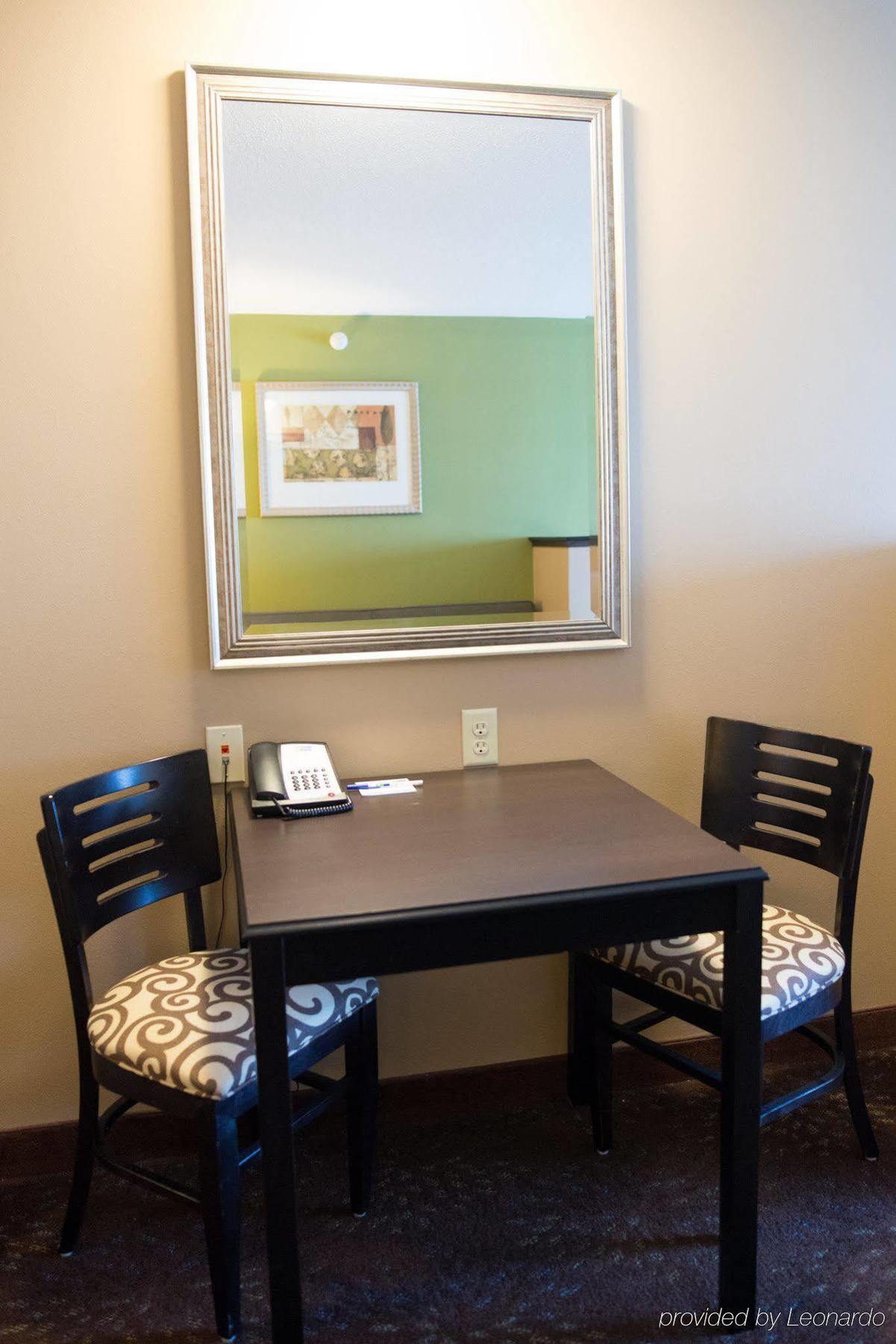 Holiday Inn Express & Suites Northwood By Ihg Silver Lake Luaran gambar